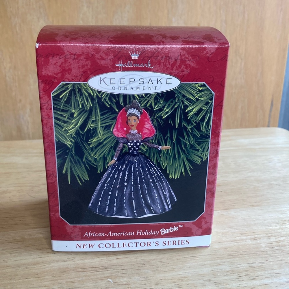 Hallmark Keepsake Ornament African-American Holiday Barbie 1998